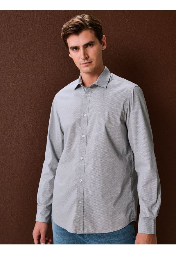 Sinsay - Koszula z długim rękawem we wzory - szary. Kolor: szary. Długość rękawa: długi rękaw. Długość: długie