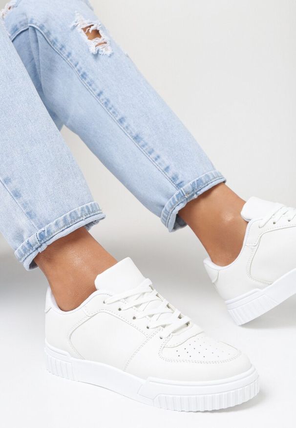 Born2be - Białe Sneakersy Polane. Wysokość cholewki: przed kostkę. Zapięcie: sznurówki. Kolor: biały. Materiał: jeans. Szerokość cholewki: normalna. Wzór: aplikacja. Sezon: lato. Obcas: na płaskiej podeszwie