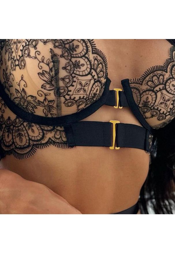 Intica - Komplet bielizny koronkowej z push-upem i pasem do pończoch Egypt. Kolor: biały. Materiał: koronka. Wzór: koronka