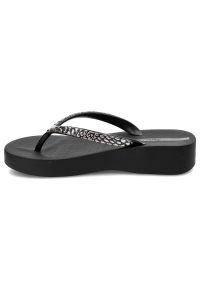 Czarne Japonki Ipanema Letnie Obuwie Damskie. Okazja: na co dzień, na plażę. Kolor: czarny. Materiał: materiał, mesh. Sezon: lato. Obcas: na platformie. Styl: elegancki, casual #5