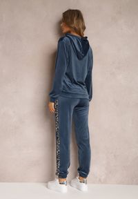 Renee - Granatowy 2-częściowy Welurowy Komplet Dresowy z Lampasami Vofru. Kolor: niebieski. Materiał: welur, dresówka. Wzór: aplikacja #4