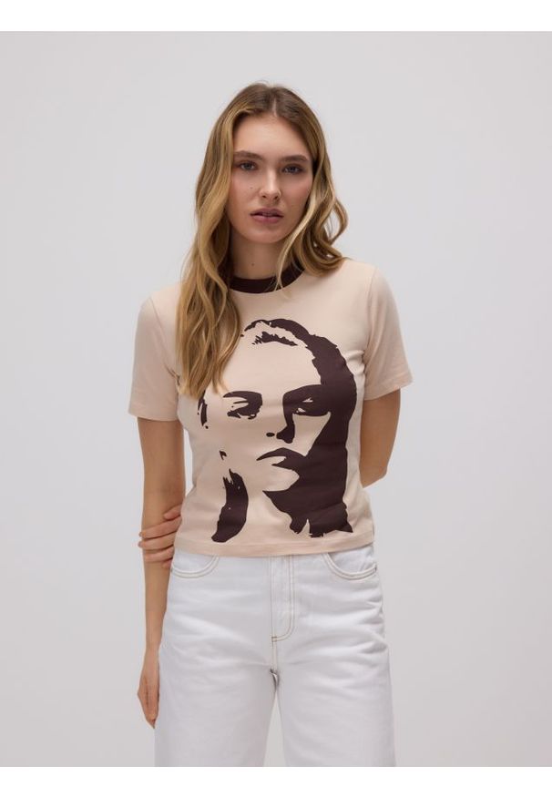 Reserved - T-shirt z nadrukiem - beżowy. Kolor: beżowy. Materiał: bawełna. Wzór: nadruk