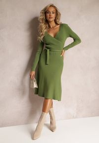 Renee - Zielona Rozkloszowana Sukienka Sweterkowa z Kopertowym Dekoltem Fiorrtte. Kolor: zielony. Materiał: materiał, tkanina, dzianina. Typ sukienki: kopertowe #4