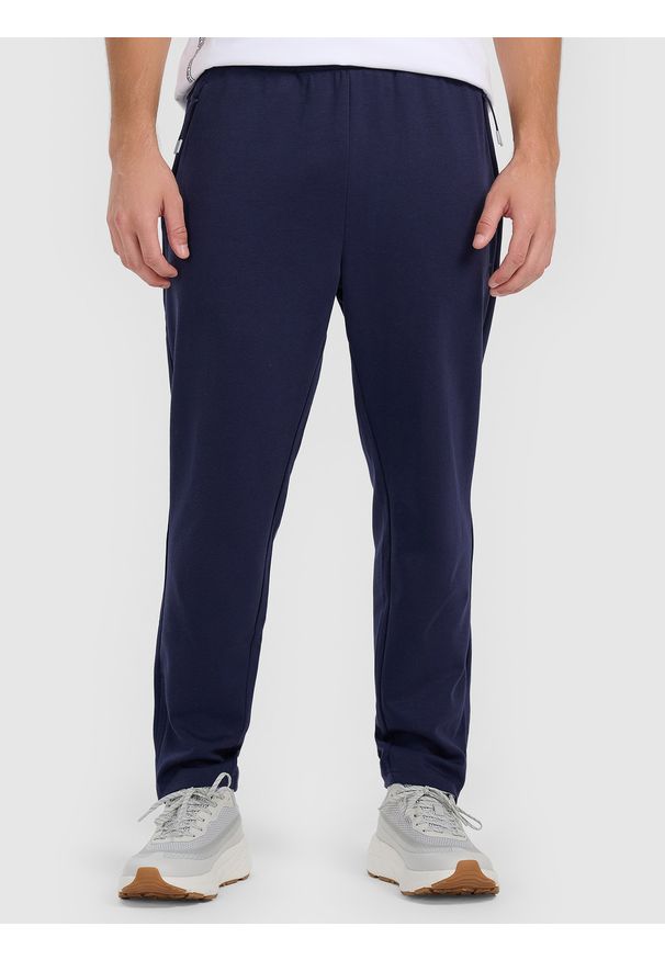4f - 4F Spodnie dresowe męskie - granatowe M. Kolor: niebieski. Materiał: dresówka