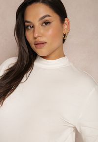 Renee - Biały Golf Joise. Typ kołnierza: golf. Kolekcja: plus size. Kolor: biały. Materiał: dzianina. Długość rękawa: długi rękaw. Długość: długie. Wzór: jednolity #5