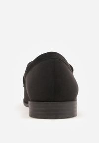 Born2be - Czarne Mokasyny z Imitacji Zamszu Zdobione Frędzlami i Kokardą Edania. Okazja: na co dzień, na spotkanie biznesowe, do pracy. Kolor: czarny. Materiał: zamsz. Wzór: aplikacja. Styl: casual, biznesowy, elegancki, klasyczny #3