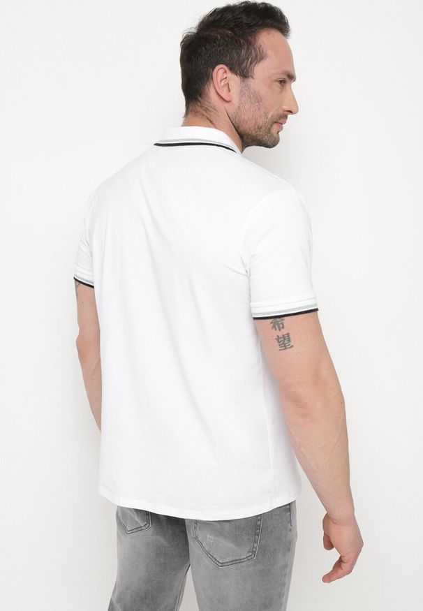 Born2be - Biała Koszulka o Fasonie Polo z Guzikami Timarie. Okazja: na spotkanie biznesowe. Typ kołnierza: polo. Kolor: biały. Materiał: dresówka. Styl: biznesowy, elegancki, klasyczny