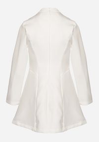 Born2be - Biała Taliowana Sukienka o Rozkloszowanym Dole Virvesa. Okazja: na co dzień. Kolor: biały. Styl: casual, elegancki #7