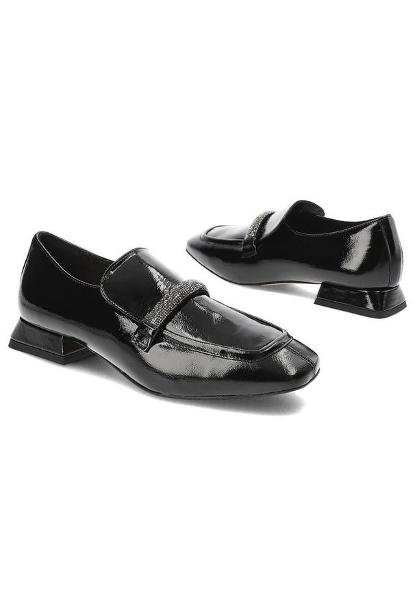 Czarne Półbuty Armodo Stylowe Buty Damskie. Okazja: na spotkanie biznesowe. Kolor: czarny. Materiał: skóra, lakier. Szerokość cholewki: normalna. Styl: elegancki