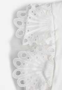 Renee - Biały Top z Bawełny z Ozdobną Koronką Adexis. Kolor: biały. Materiał: bawełna, koronka. Wzór: koronka. Sezon: wiosna, lato #3