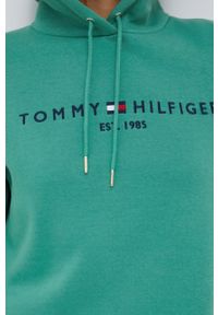 TOMMY HILFIGER - Tommy Hilfiger bluza damska kolor zielony z kapturem z aplikacją. Typ kołnierza: kaptur. Kolor: zielony. Długość rękawa: długi rękaw. Długość: długie. Wzór: aplikacja #5