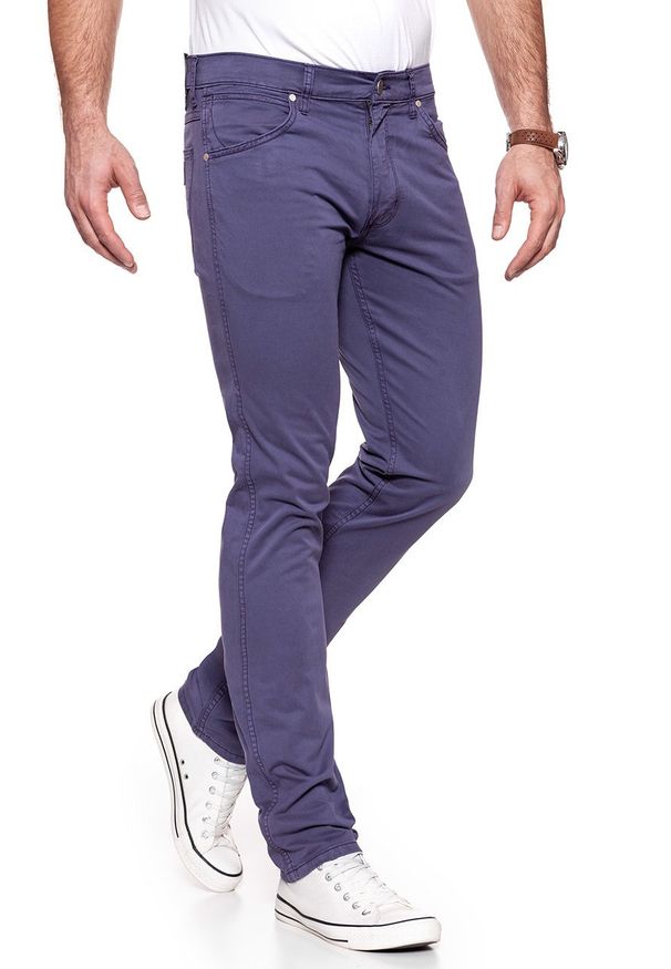 Wrangler - WRANGLER SPODNIE MĘSKIE GREENSBORO DUSK PURPLE W15QRU25K 112127055. Materiał: jeans