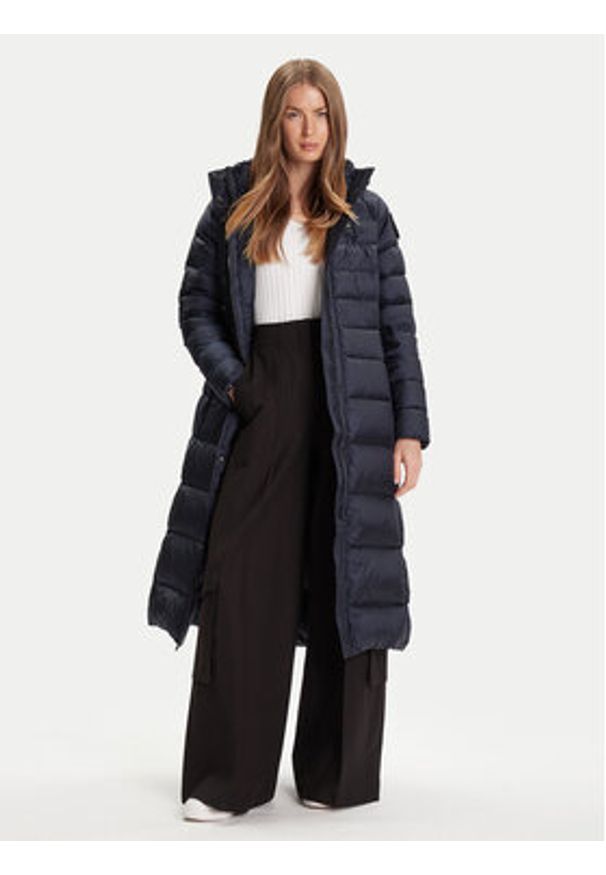 Blauer Kurtka puchowa 25WBLDK03101 Granatowy Regular Fit. Kolor: niebieski. Materiał: syntetyk. Sezon: zima