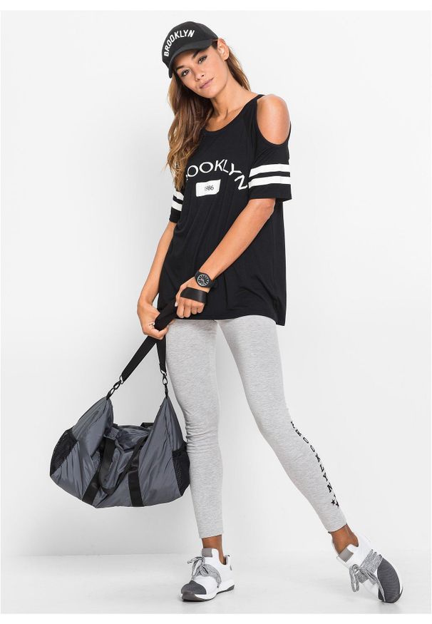 bonprix - Shirt z miękkiej wiskozy. Kolor: czarny. Materiał: wiskoza. Wzór: napisy, aplikacja, nadruk
