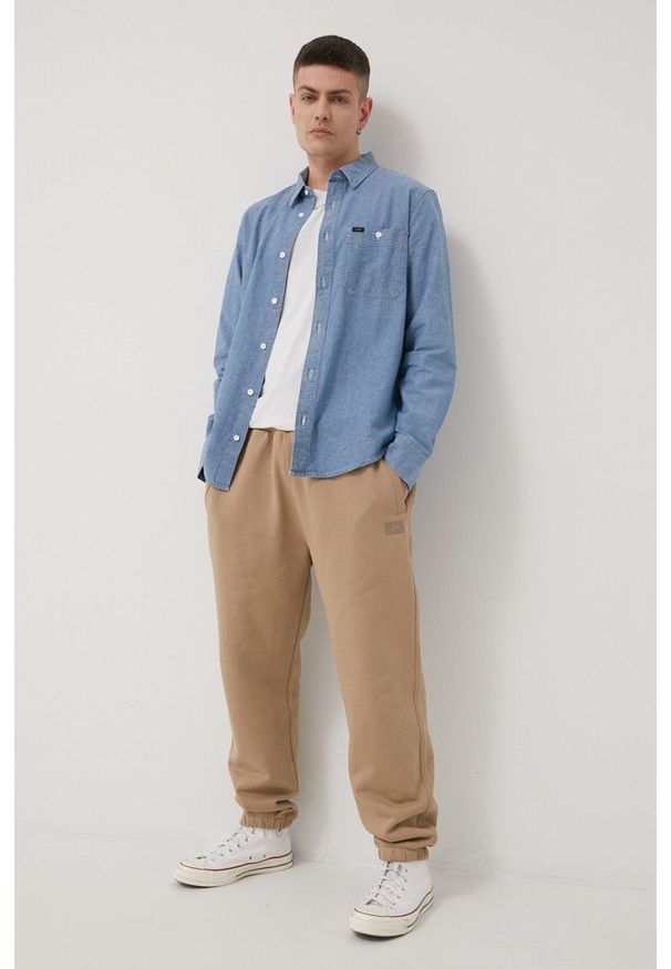 Lee koszula jeansowa męska regular z kołnierzykiem klasycznym. Typ kołnierza: kołnierzyk klasyczny. Kolor: niebieski. Materiał: jeans. Styl: klasyczny