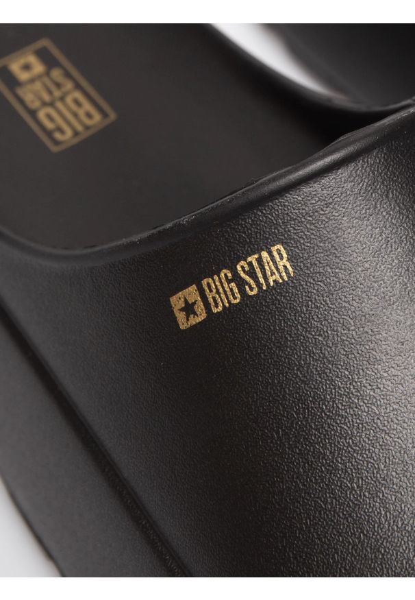 Big-Star - Klapki damskie na podwyższonej podeszwie czarne RR274A567 906. Okazja: na co dzień, na plażę, na spacer. Kolor: czarny. Materiał: syntetyk. Wzór: jednolity. Sezon: lato. Styl: casual