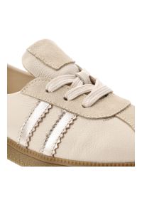 Trampki damskie Armodo, z łączonych materiałów ze skórą naturalną i zamszowymi wstawkami na cholewce sznurowana konstrukcja z metalicznymi paskami, b. Okazja: na co dzień. Zapięcie: pasek. Kolor: beżowy. Materiał: zamsz, skóra, materiał. Szerokość cholewki: normalna. Wzór: aplikacja. Styl: casual, klasyczny, sportowy #3