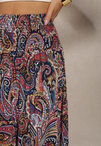 Renee - Granatowe Spodnie Culottes z Bawełnianej Tkaniny Ozdobione Wzorem Paisley Gwinamas. Okazja: do pracy. Kolor: niebieski. Materiał: bawełna, tkanina. Wzór: paisley, aplikacja #4