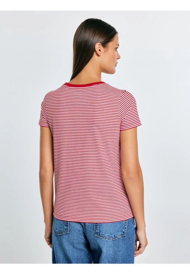 Big-Star - Koszulka damska w paski z haftem czerwona Zenaisa 603. Okazja: na co dzień. Kolor: czerwony. Materiał: dzianina, jeans. Wzór: haft, paski. Styl: klasyczny, casual, elegancki