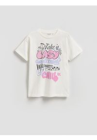 Reserved - T-shirt z nadrukiem - złamana biel. Materiał: bawełna. Wzór: nadruk #1