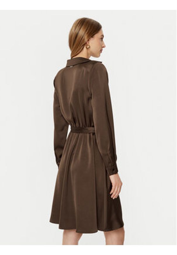 Rinascimento Sukienka koszulowa CFC0121838003 Brązowy Regular Fit. Kolor: brązowy. Materiał: syntetyk. Typ sukienki: koszulowe