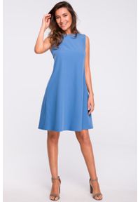 e-margeritka - Sukienka z dekoltem na plecach niebieska - s. Kolor: niebieski. Materiał: poliester, elastan, wiskoza, tkanina, materiał. Typ sukienki: trapezowe. Styl: elegancki