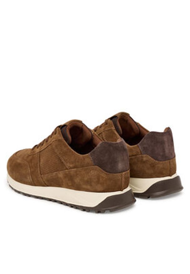 Clarks Sneakersy Radwell Tie 26186564 Brązowy. Kolor: brązowy. Materiał: skóra, zamsz