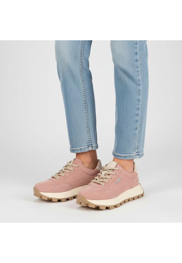 Sneakersy damskie Filippo, cholewka skóra naturalna zamszowa sznurowanie klasyczny niski fason kontrastowe wstawki przy pięcie masywna podeszwa, różo. Okazja: na co dzień. Zapięcie: sznurówki. Kolor: różowy. Materiał: zamsz, skóra. Szerokość cholewki: normalna