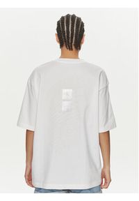 Calvin Klein Jeans T-Shirt Warp Logo J20J223166 Biały Boyfriend Fit. Kolor: biały. Materiał: bawełna