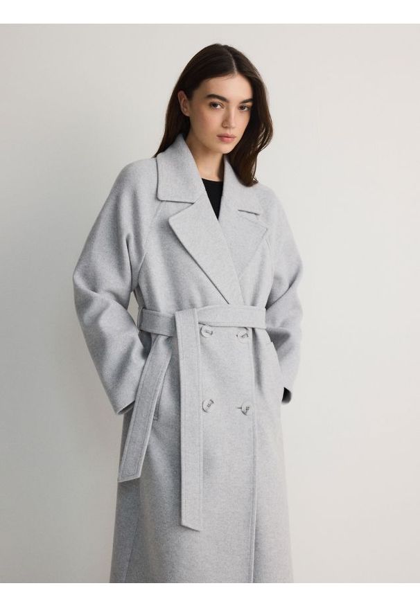 Reserved - Dwurzędowy płaszcz oversize - ciemnoszary. Kolor: szary. Materiał: tkanina, wiskoza. Wzór: gładki