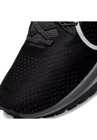 Buty Nike React Pegasus Trail 4 M DJ6158-001 czarne. Okazja: na co dzień. Zapięcie: pasek. Kolor: czarny. Materiał: guma, syntetyk. Szerokość cholewki: normalna. Sport: bieganie #6