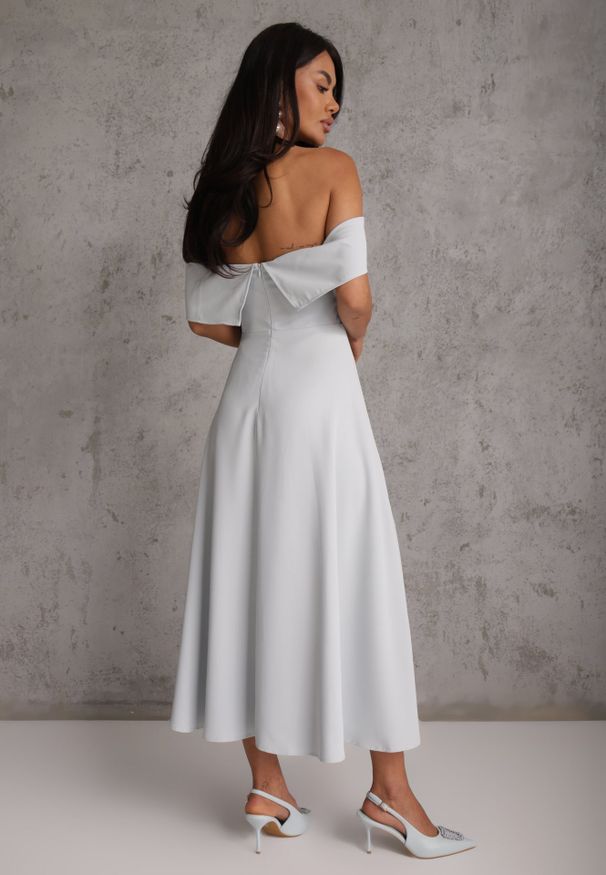 Renee - Niebieska Rozkloszowana Sukienka Koktajlowa VICES z Hiszpańskim Dekoltem Neamerianne. Okazja: na wesele, na ślub cywilny. Typ kołnierza: dekolt hiszpanka. Kolor: niebieski. Materiał: lakier, poliester. Typ sukienki: rozkloszowane. Styl: wizytowy