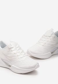 Renee - Białe Buty Sportowe na Płaskiej Podeszwie ze Sznurowaniem Assah. Kolor: biały. Obcas: na płaskiej podeszwie #5