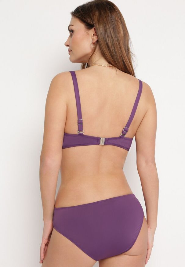 Born2be - Ciemnofioletowe Bikini Strój Kąpielowy Dwuczęściowy Biustonosz z Supełkiem i Figi Carinela. Kolor: fioletowy. Wzór: aplikacja