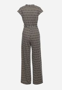 Born2be - Czarno-Biały Kombinezon z Wiskozą Wiązany w Pasie Sosofia. Okazja: na co dzień, na spacer. Kolor: czarny. Materiał: wiskoza. Styl: casual, elegancki #3