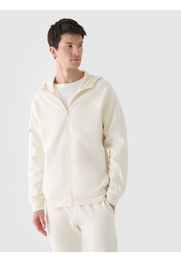 4f - 4F Bluza dresowa rozpinana z kapturem męska - beżowa XXL. Okazja: na co dzień. Typ kołnierza: kaptur. Kolor: beżowy. Materiał: dresówka. Długość rękawa: raglanowy rękaw. Wzór: gładki, ze splotem. Styl: sportowy, casual. Sport: fitness