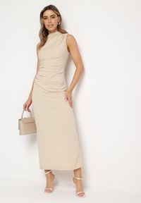 Born2be - Beżowa Dopasowana Sukienka Bodycon z Dekoracyjnym Marszczeniem Bez Rękawów Tykena. Okazja: na imprezę. Kolor: beżowy. Długość rękawa: bez rękawów. Typ sukienki: bodycon. Styl: wizytowy #6