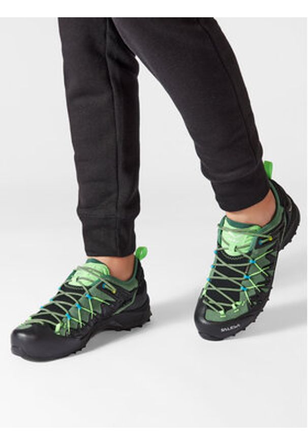 Salewa Trekkingi Ms Wildfire Edge Gtx GORE-TEX 61375 Zielony. Kolor: zielony. Materiał: zamsz, skóra. Technologia: Gore-Tex. Sport: turystyka piesza