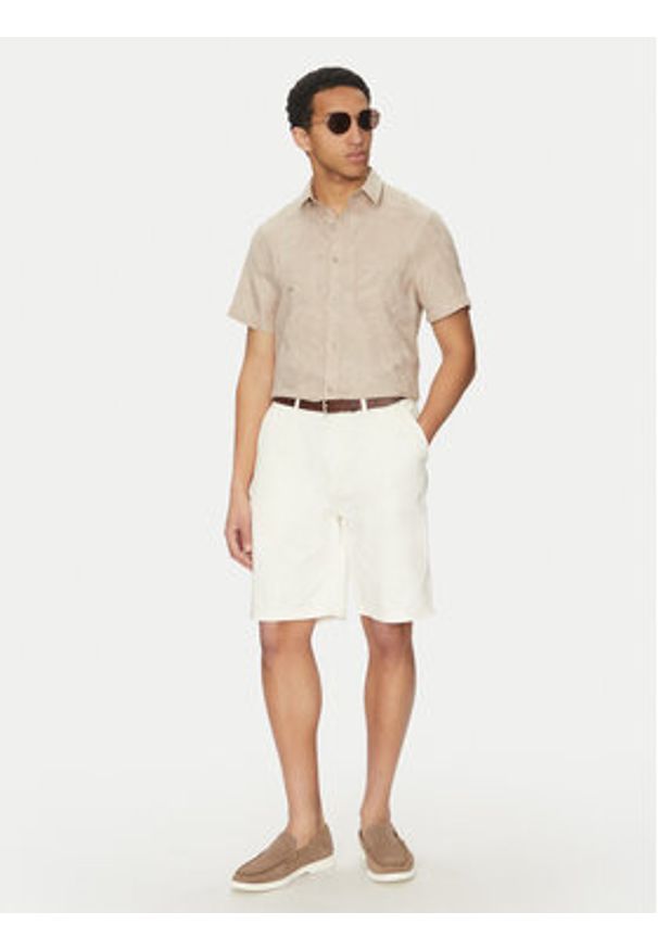 Guess Koszula M5GH26 WH7V2 Beżowy Regular Fit. Kolor: beżowy. Materiał: lyocell