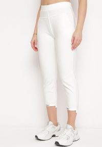 Born2be - Białe Spodnie z Nogawkami 7/8 i Kieszeniami Selandima. Kolor: biały. Styl: elegancki #1