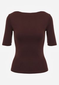 Renee - Brązowy Dopasowany T-shirt z Wiskozy z Dekoltem w Łódkę Vivianna. Typ kołnierza: dekolt w łódkę. Kolor: brązowy. Materiał: wiskoza #4