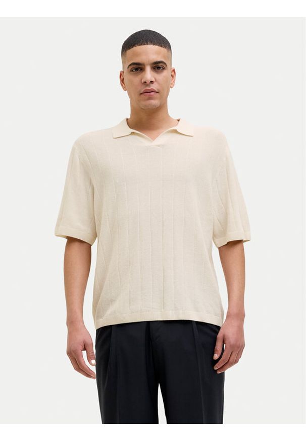 Jack & Jones Polo Varenna 12272578 Beżowy Relaxed Fit. Typ kołnierza: polo. Kolor: beżowy. Materiał: bawełna