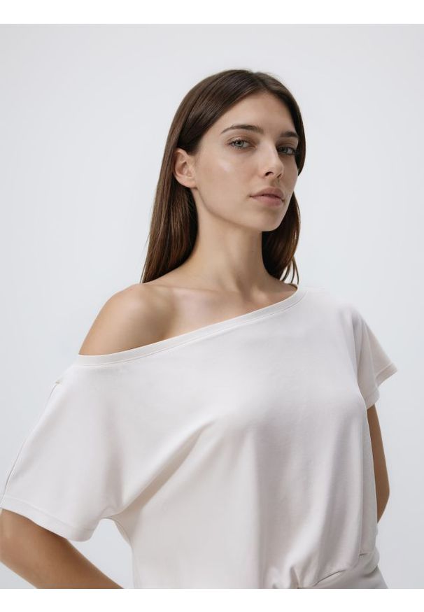 Reserved - Bluzka ze ściągaczem - złamana biel. Materiał: dzianina