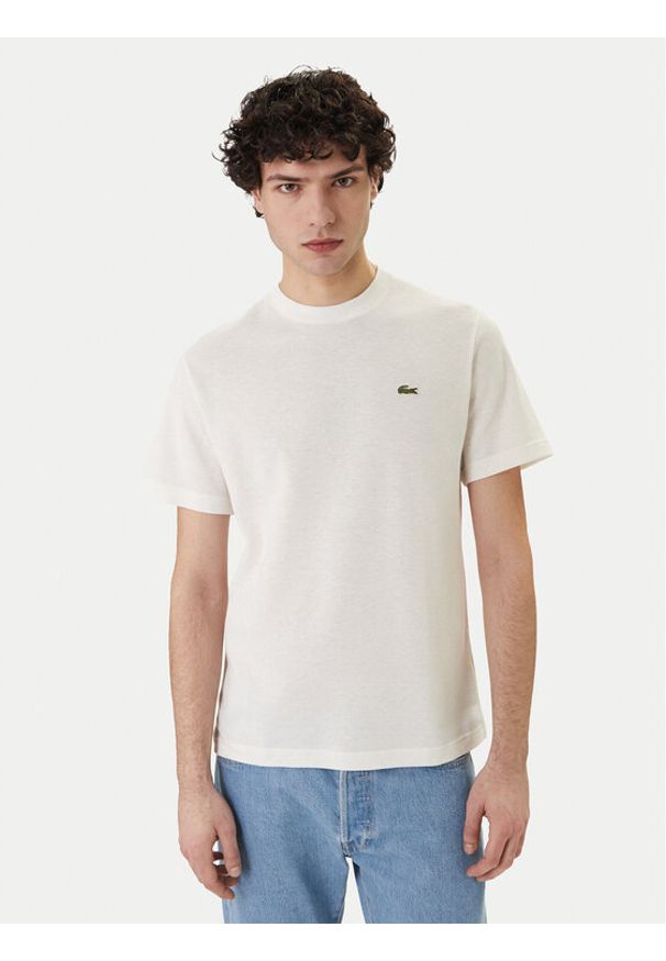 Lacoste T-Shirt TH0629 Biały Regular Fit. Kolor: biały. Materiał: bawełna