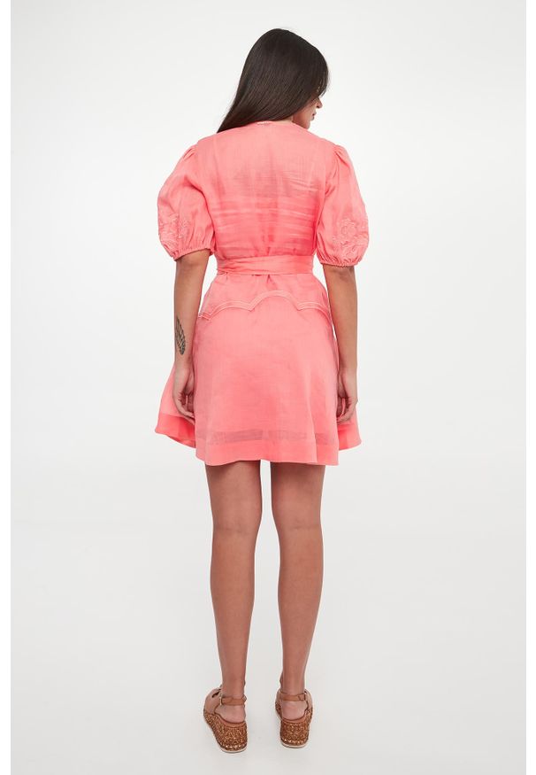 Twinset Milano - Sukienka z ramii z haftami TWINSET. Wzór: haft