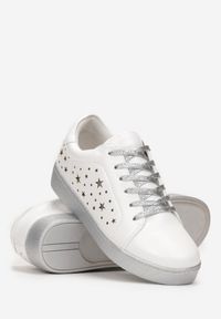 Renee - Biało-Srebrne Sneakersy Sznurowane na Grubej Podeszwie Nensa. Okazja: na co dzień. Kolor: biały #2