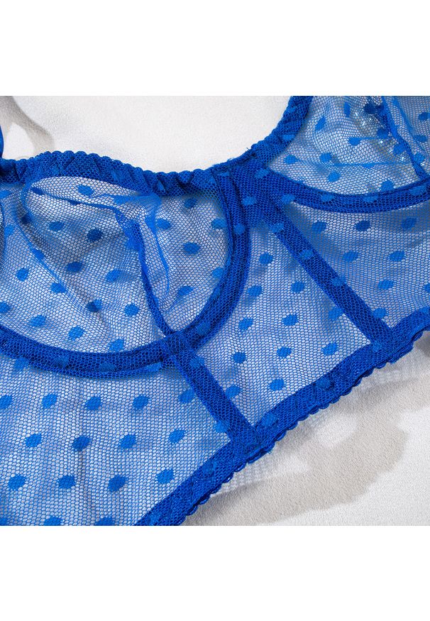 Intica - Komplet bielizny z topem na ramiączkach z delikatnym wzorem Angie. Kolor: niebieski. Materiał: materiał