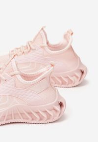 Born2be - Różowe Buty Sportowe Thalousa. Nosek buta: okrągły. Zapięcie: bez zapięcia. Kolor: różowy. Materiał: materiał, guma. Szerokość cholewki: normalna #4