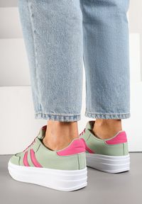 Renee - Jasnozielone Sneakersy na Platformie z Kontrastowymi Zdobieniami Mulinea. Okazja: na co dzień. Kolor: zielony. Materiał: jeans. Wzór: aplikacja. Obcas: na platformie #4