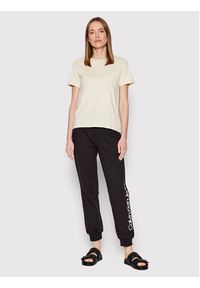 Calvin Klein Jeans Spodnie dresowe J20J218703 Czarny Regular Fit. Kolor: czarny. Materiał: bawełna #4
